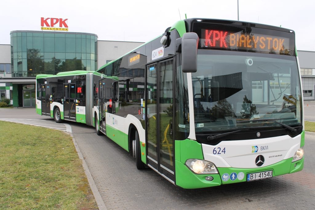 Autobus Mercedes przegubowy